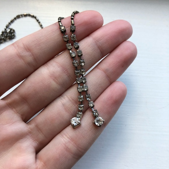 Vintage chic silver & diamond dainty drop necklace - Picture 5 of 7